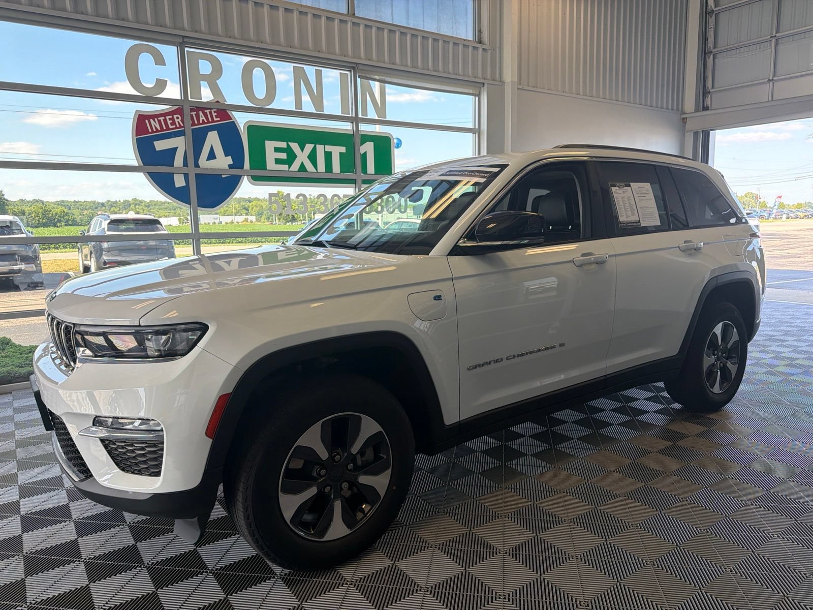 Used 2022 Jeep Grand Cherokee Limited 4xe AWD/4WD image 3
