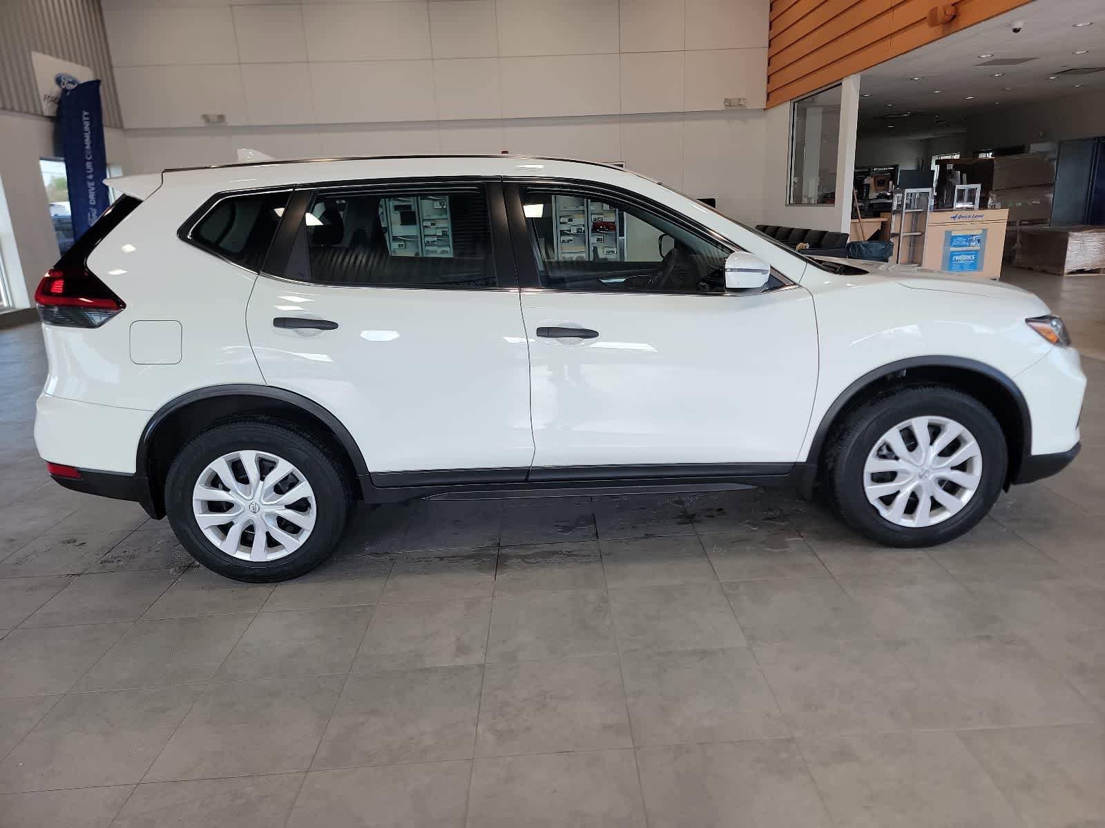 Used 2019 Nissan Rogue S AWD/4WD image 6