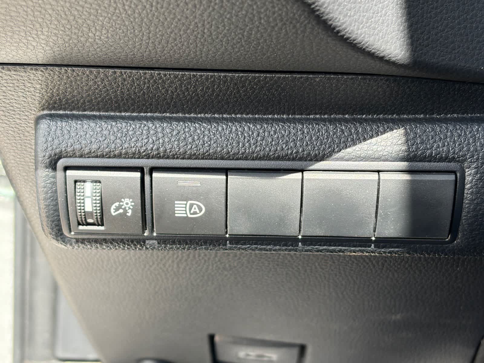 Used 2025 Toyota Corolla LE w/ Convenience Package FWD image 19