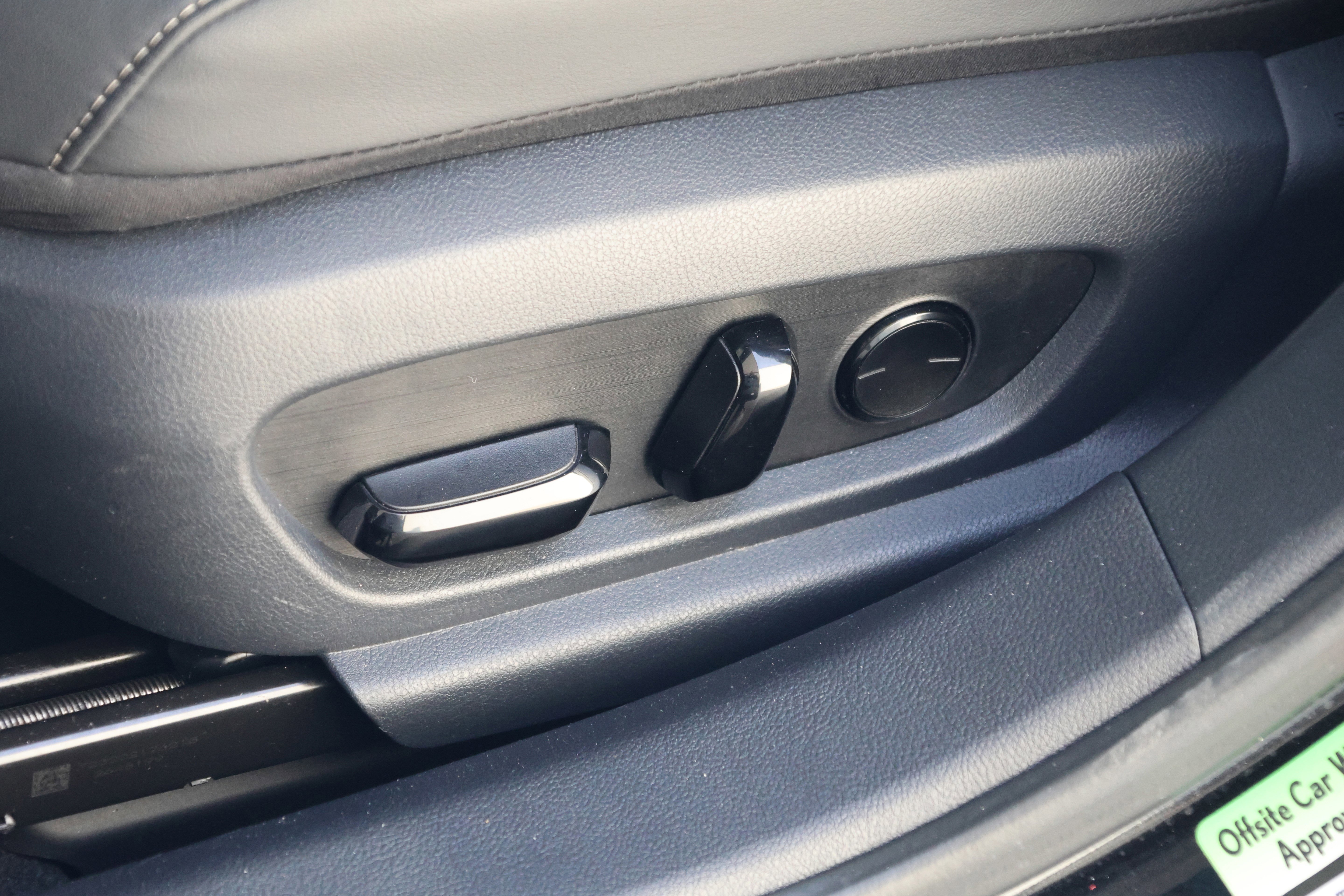 Used 2024 Lexus ES 350 350 w/ Premium Package image 32