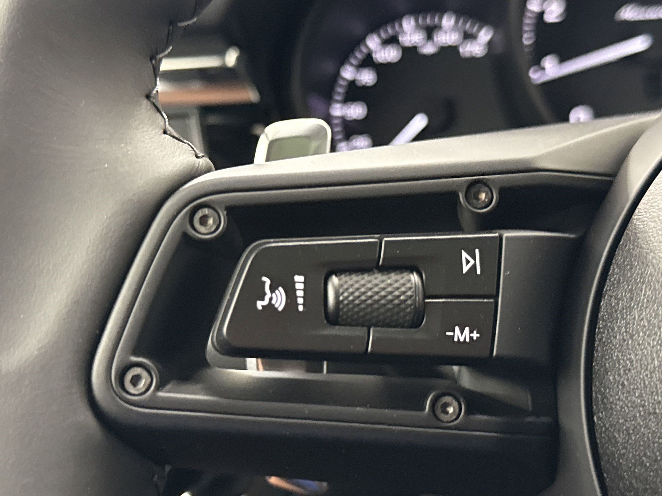 Used 2025 Porsche Macan Turbo image 16