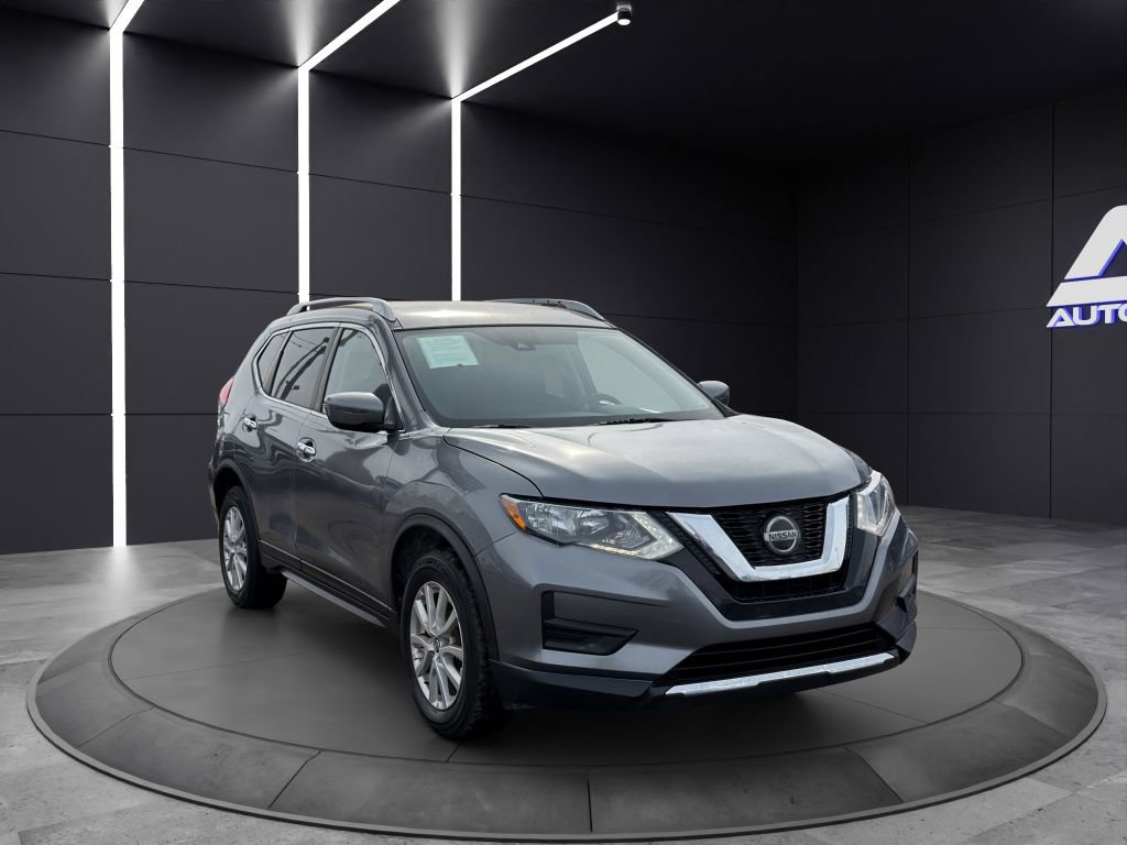 Used 2020 Nissan Rogue SV image 3