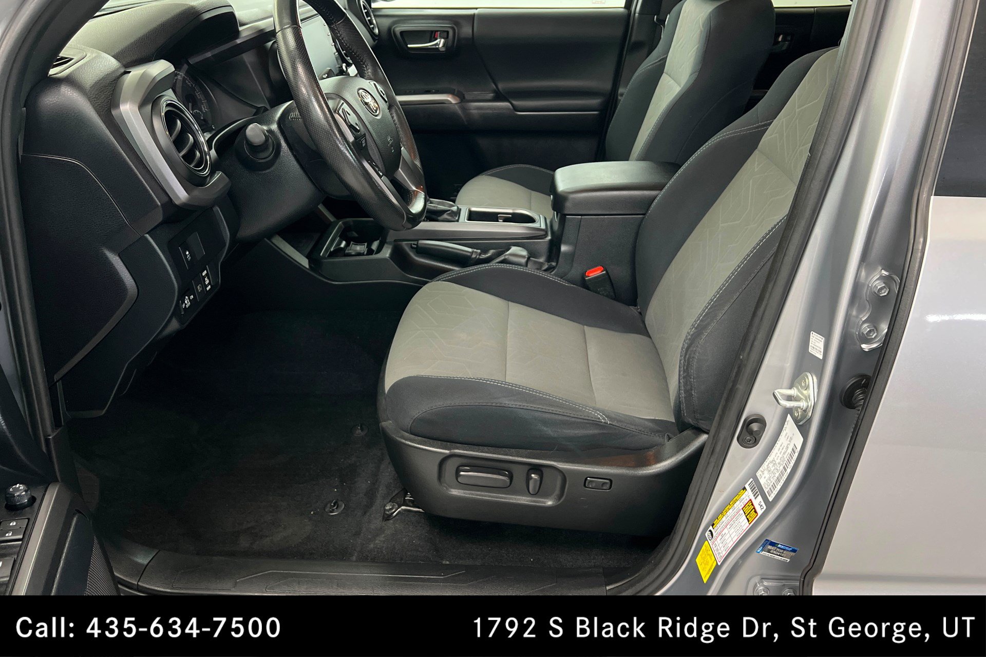 Used 2022 Toyota RAV4 XSE AWD/4WD image 16