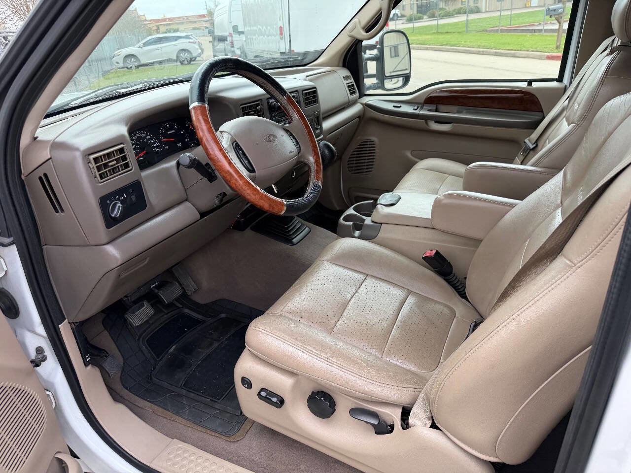 Used 2002 Ford F250 Lariat image 9