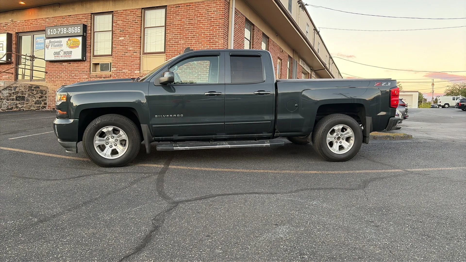 Used 2019 Chevrolet Silverado 1500 LT w/ All Star Edition image 4
