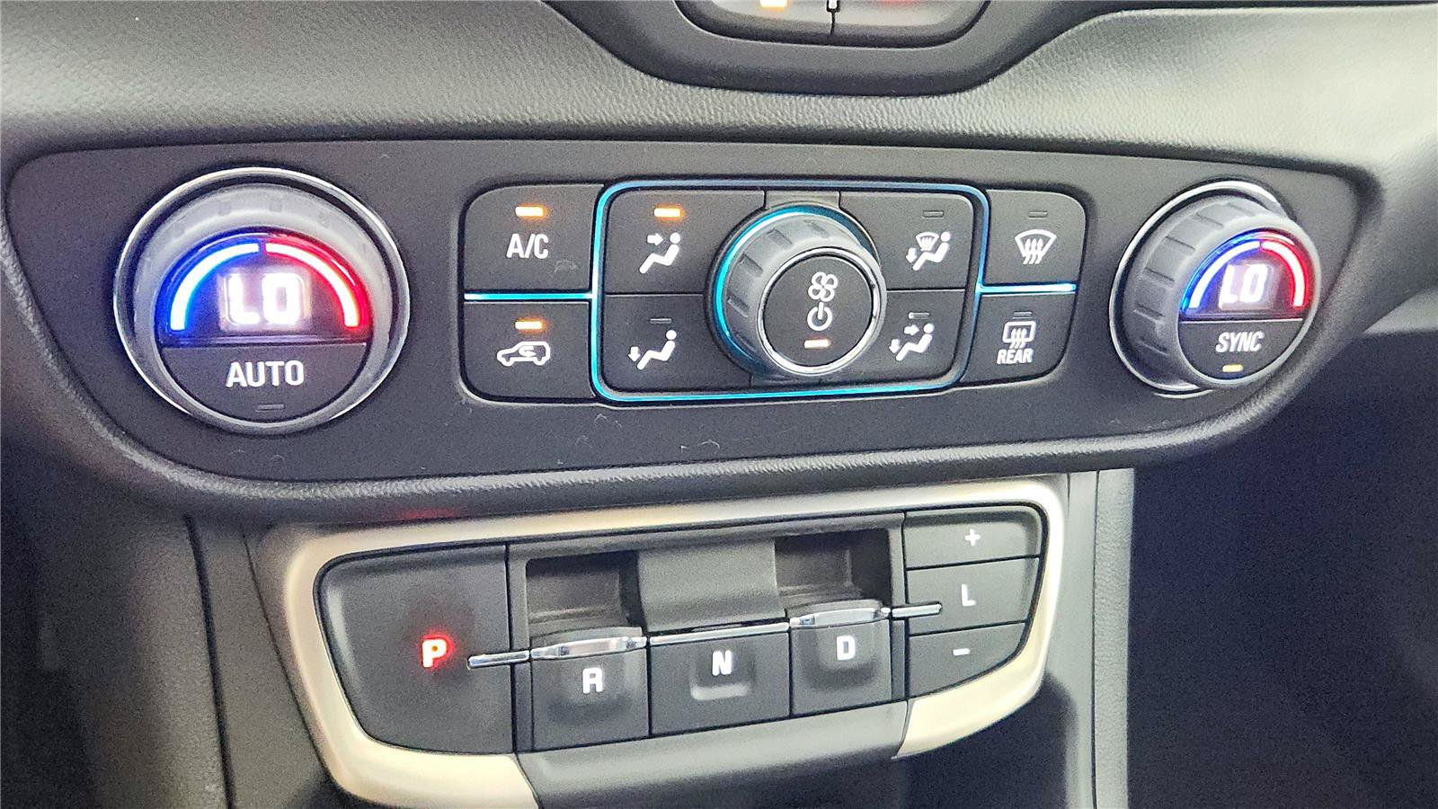 Used 2022 GMC Terrain Denali AWD/4WD image 26