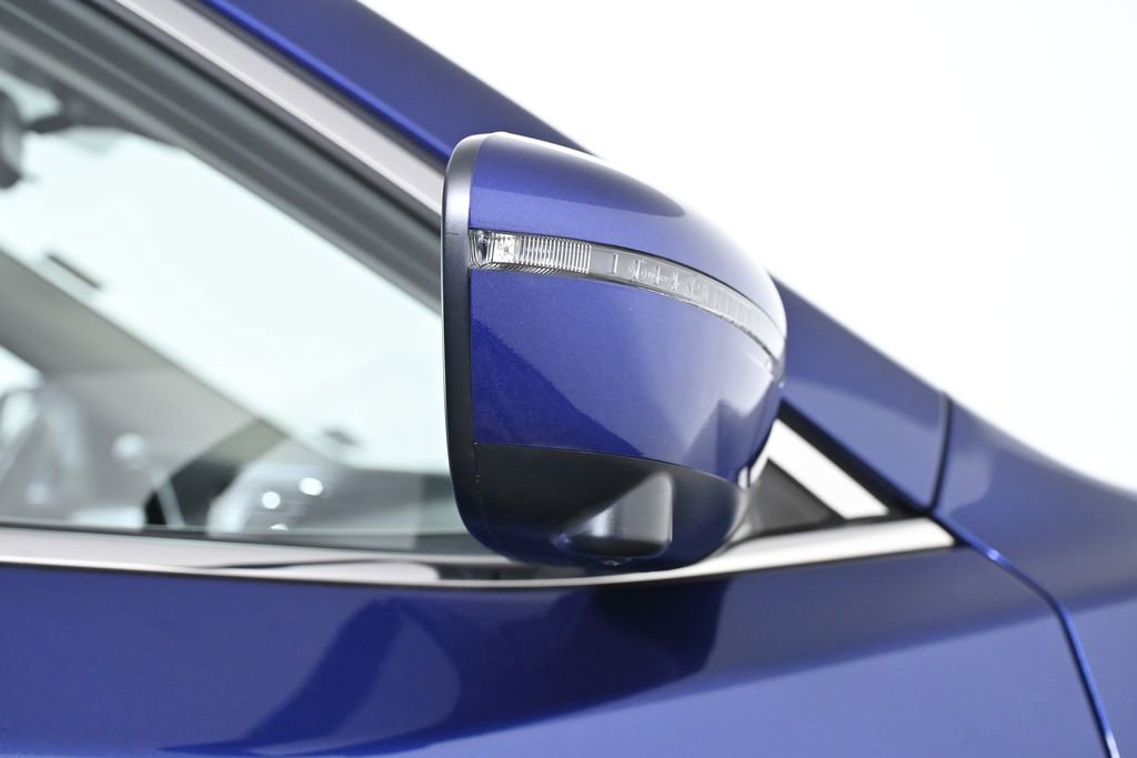 Used 2019 Nissan Rogue SV w/ Sun & Sound Touring Package image 11