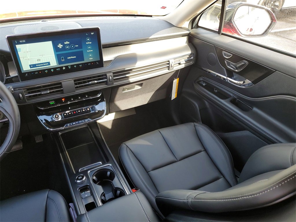 New 2026 Lincoln Corsair Premiere image 17