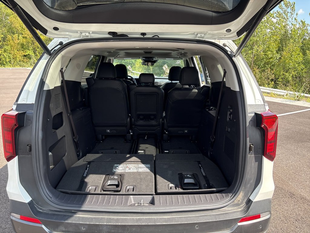 Used 2025 Kia Carnival SX w/ SX Dark Edition Package FWD image 30