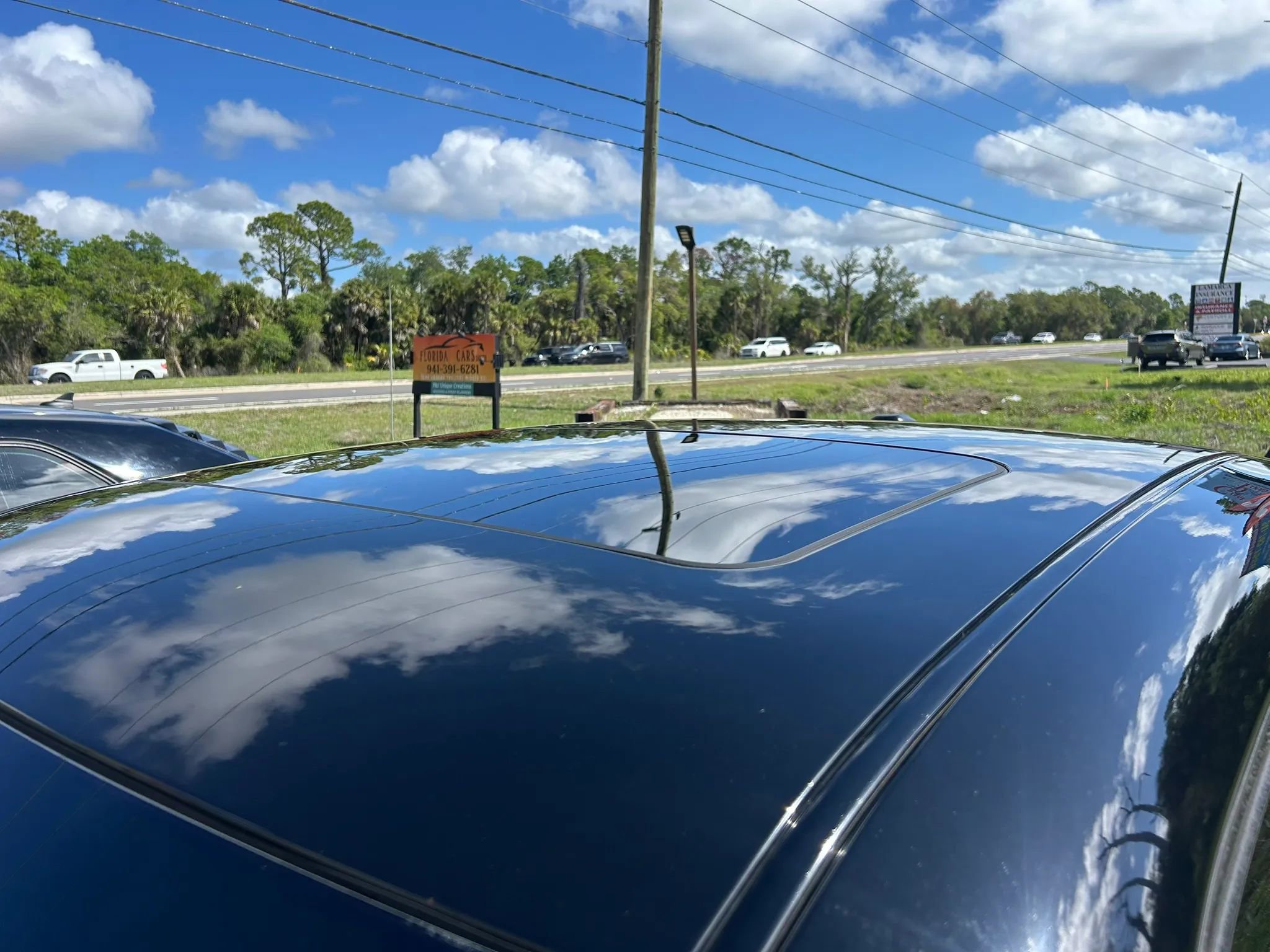 Used 2012 Dodge Challenger SRT8 w/ Premium Sound Group image 10