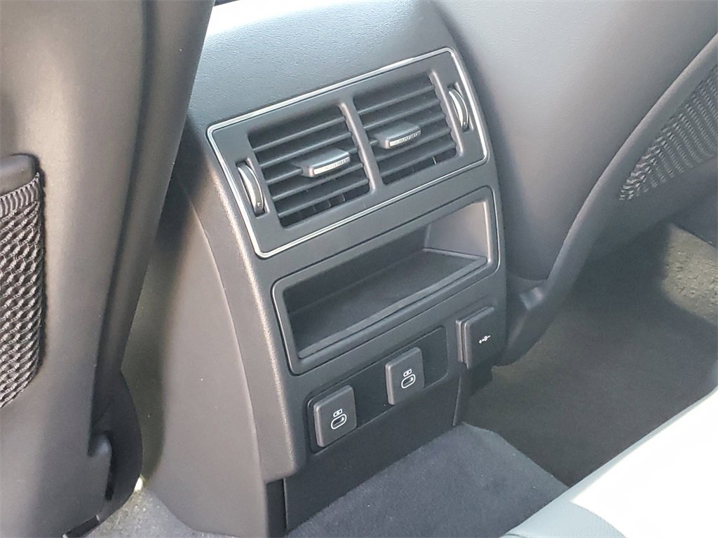 New 2025 Jaguar F-PACE R-Dynamic S image 31