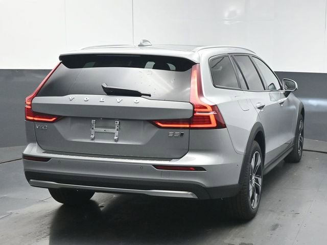 New 2026 Volvo V60 B5 Cross Country Plus w/ Protection Package Premier image 7