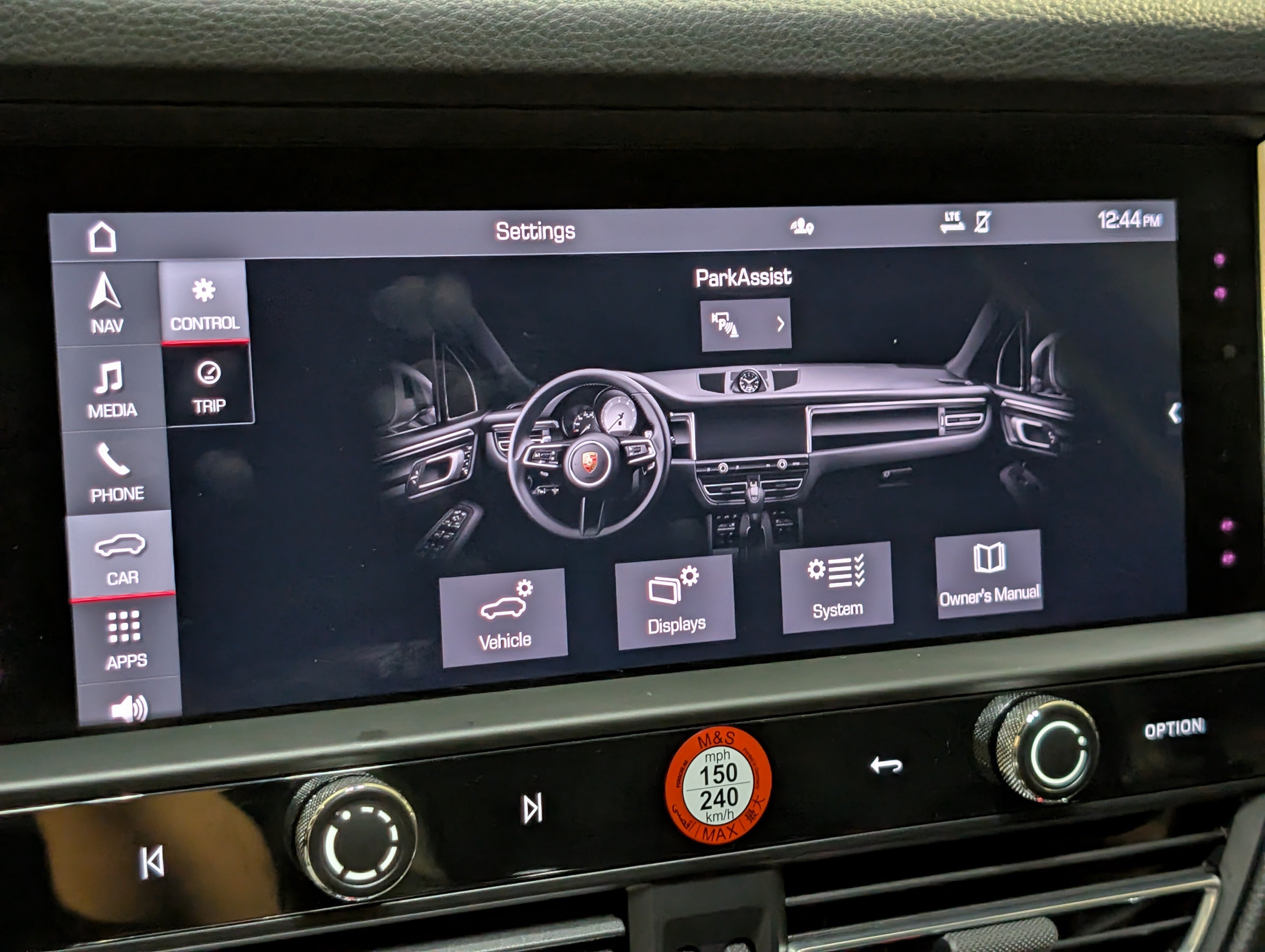 Certified 2023 Porsche Macan Turbo AWD/4WD image 36