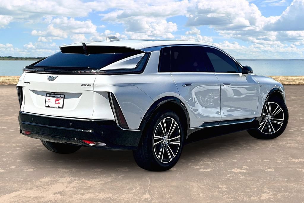 Used 2024 Cadillac Lyriq Luxury RWD image 4