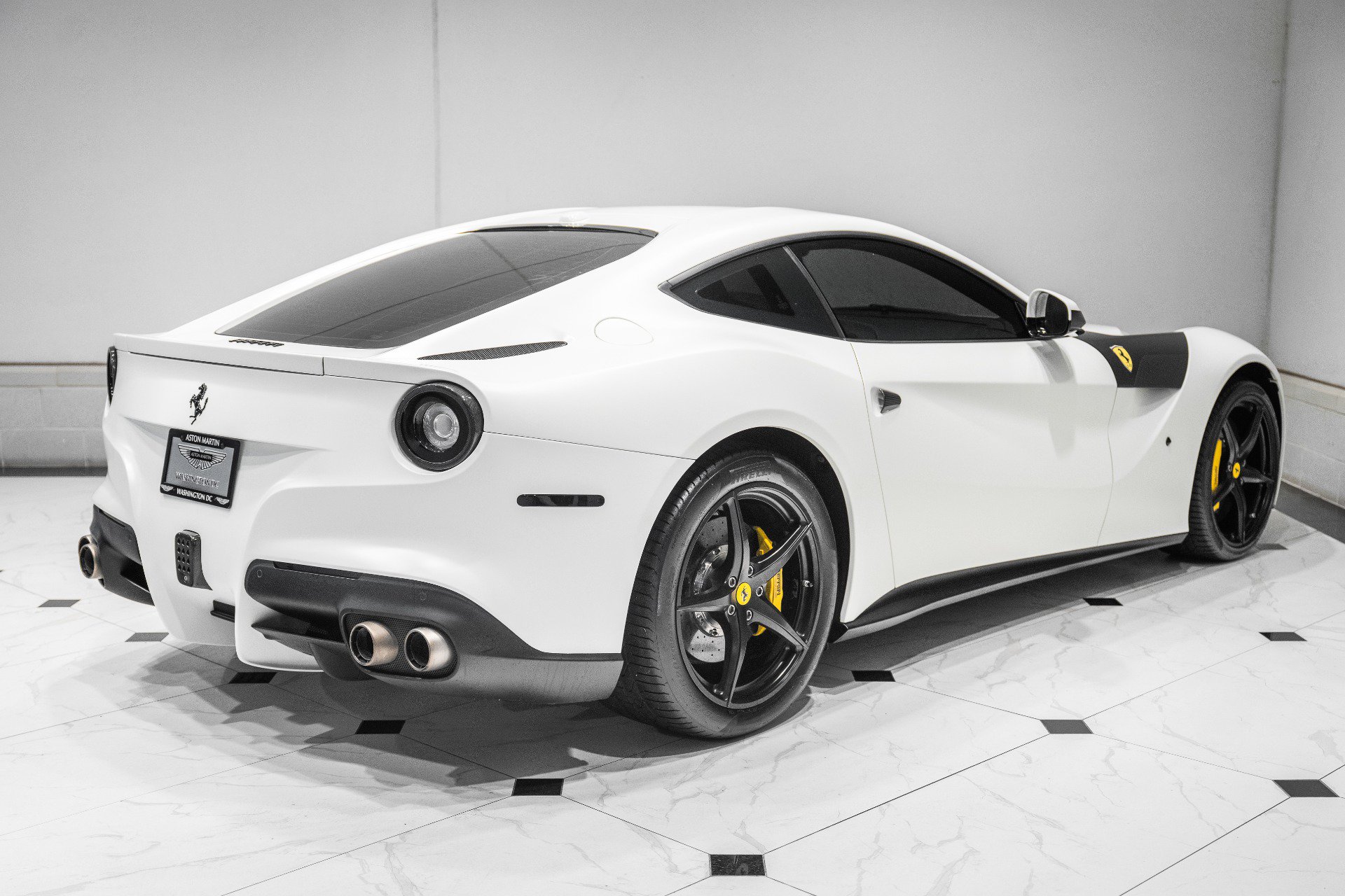 Used 2017 Ferrari F12 Berlinetta RWD image 9