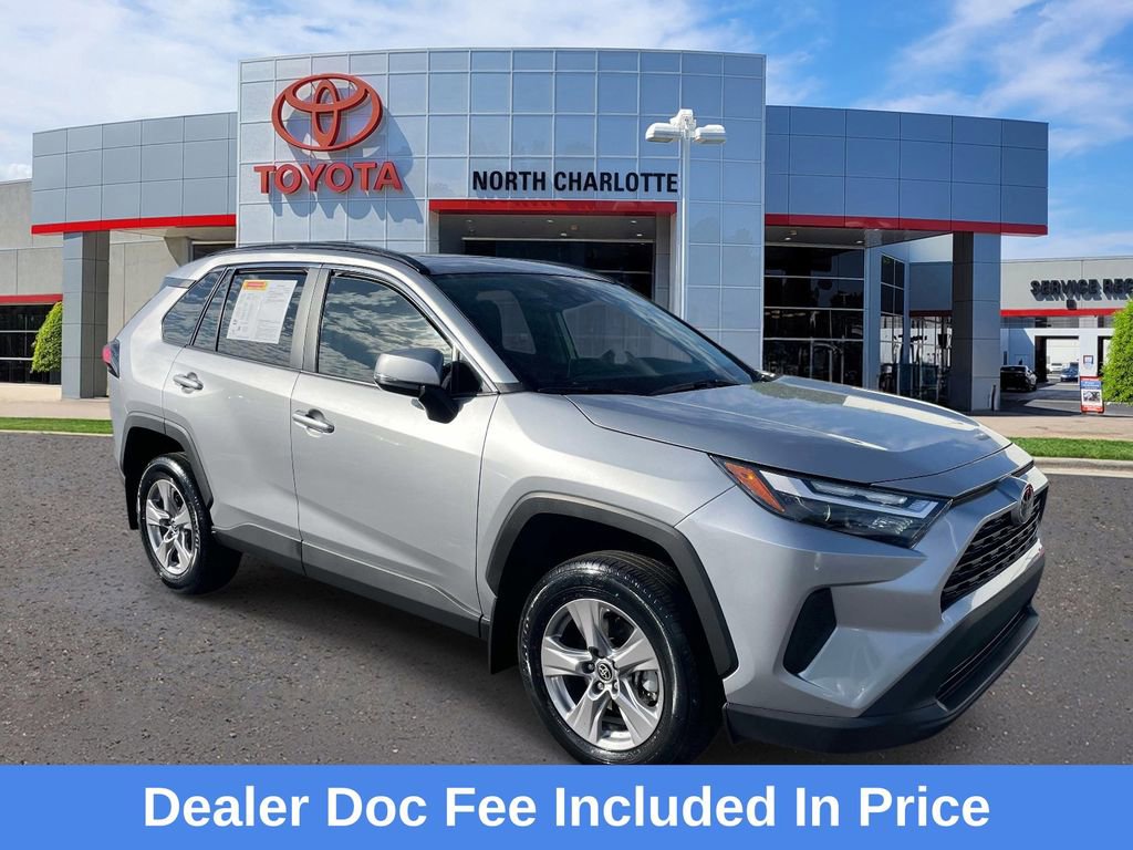 Used 2025 Toyota RAV4 XLE FWD image 1