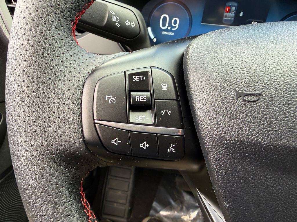 Used 2025 Ford Escape ST-Line Elite w/ Premium Technology Package AWD/4WD image 16