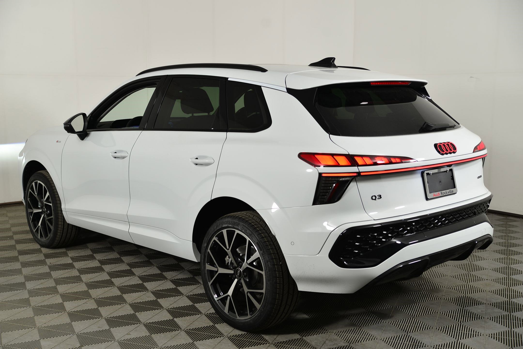 New 2026 Audi Q3 quattro 2.0T image 3