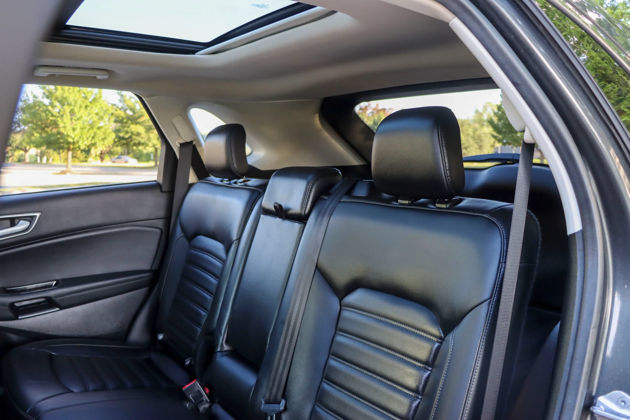 Used 2019 Ford Edge SEL w/ Equipment Group 201A FWD image 17