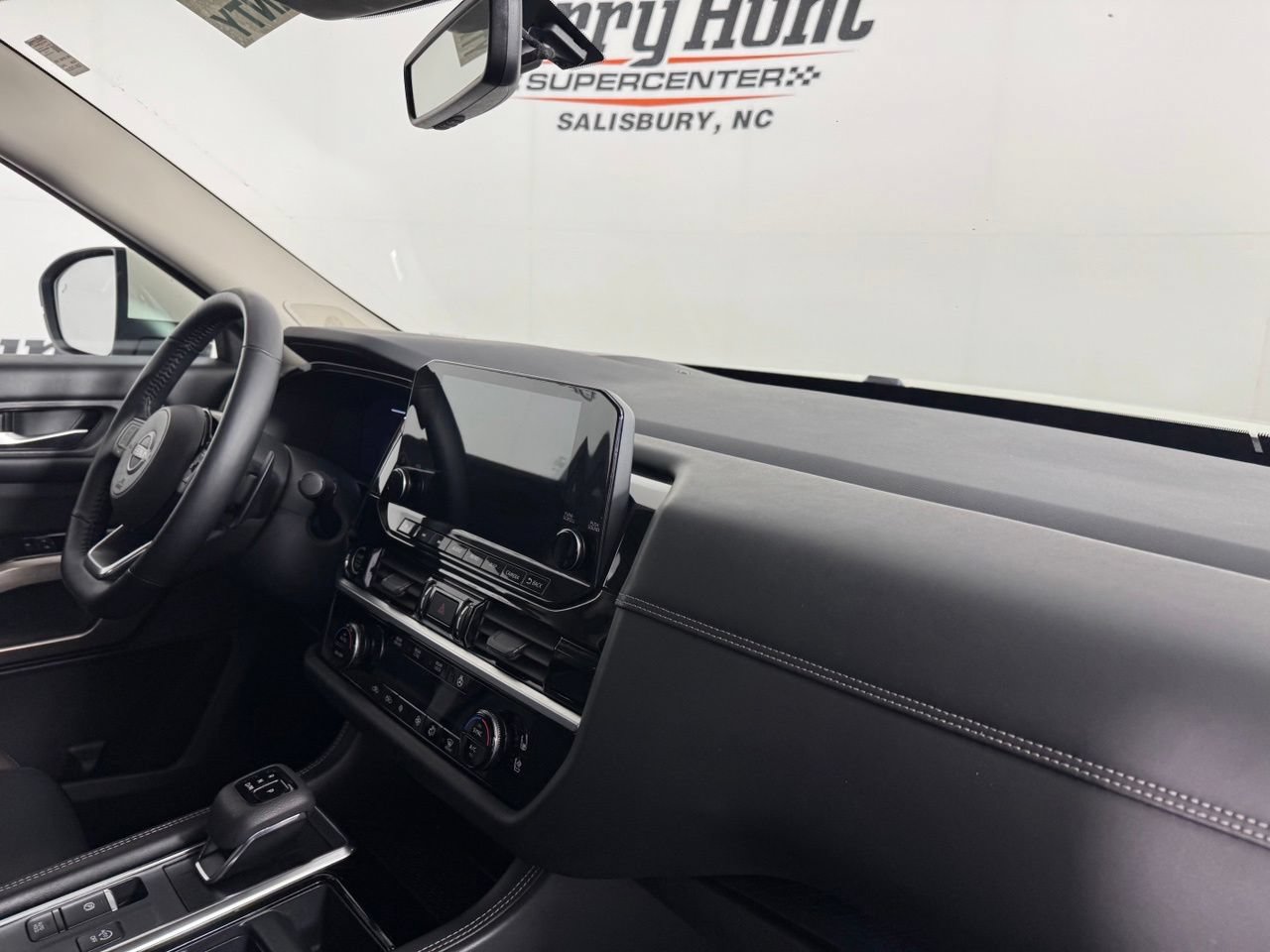 Used 2023 Nissan Pathfinder Platinum AWD/4WD image 34