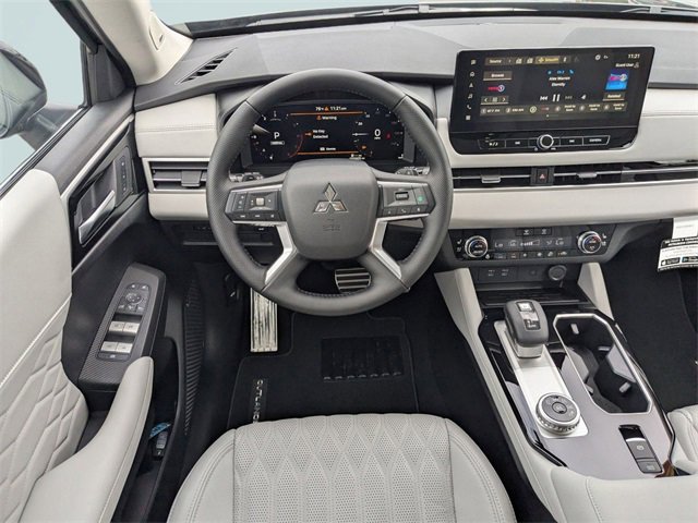 New 2025 Mitsubishi Outlander SEL image 14