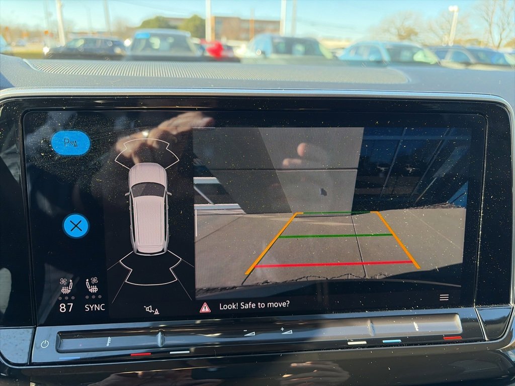 Certified 2025 Volkswagen Atlas SE image 20