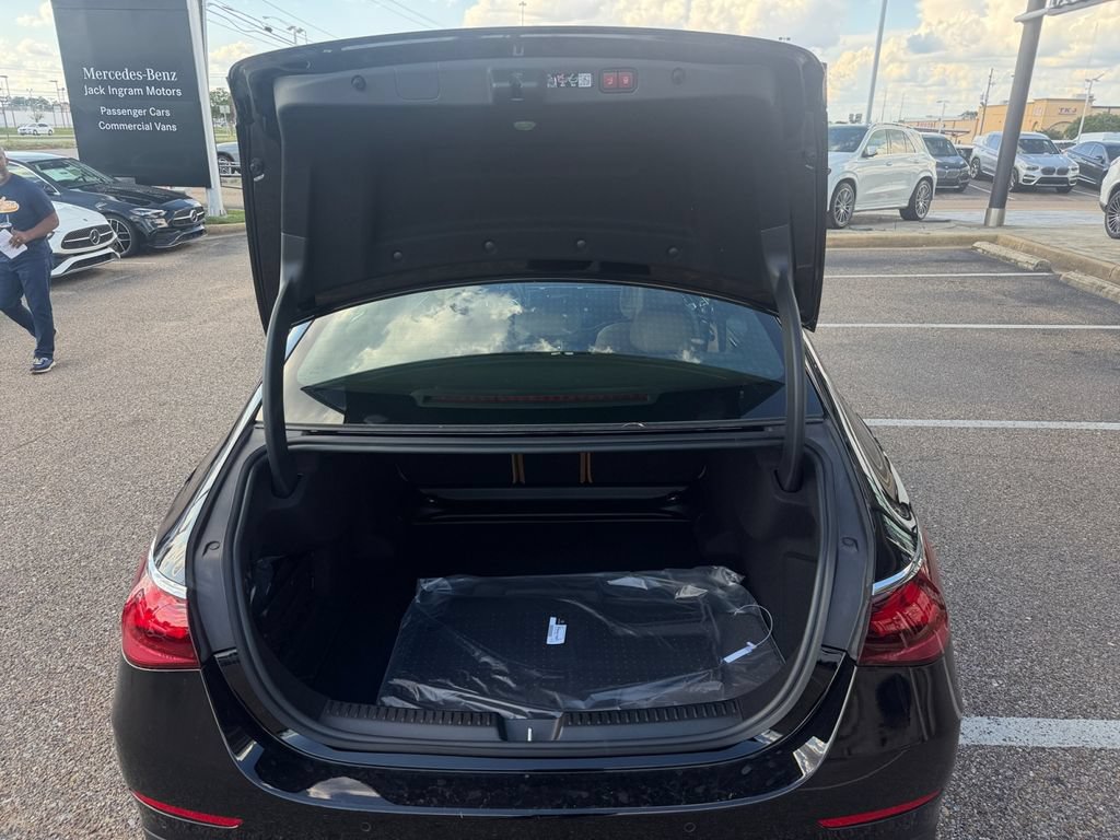 New 2027 Mercedes-Benz E 350 4MATIC Sedan image 26
