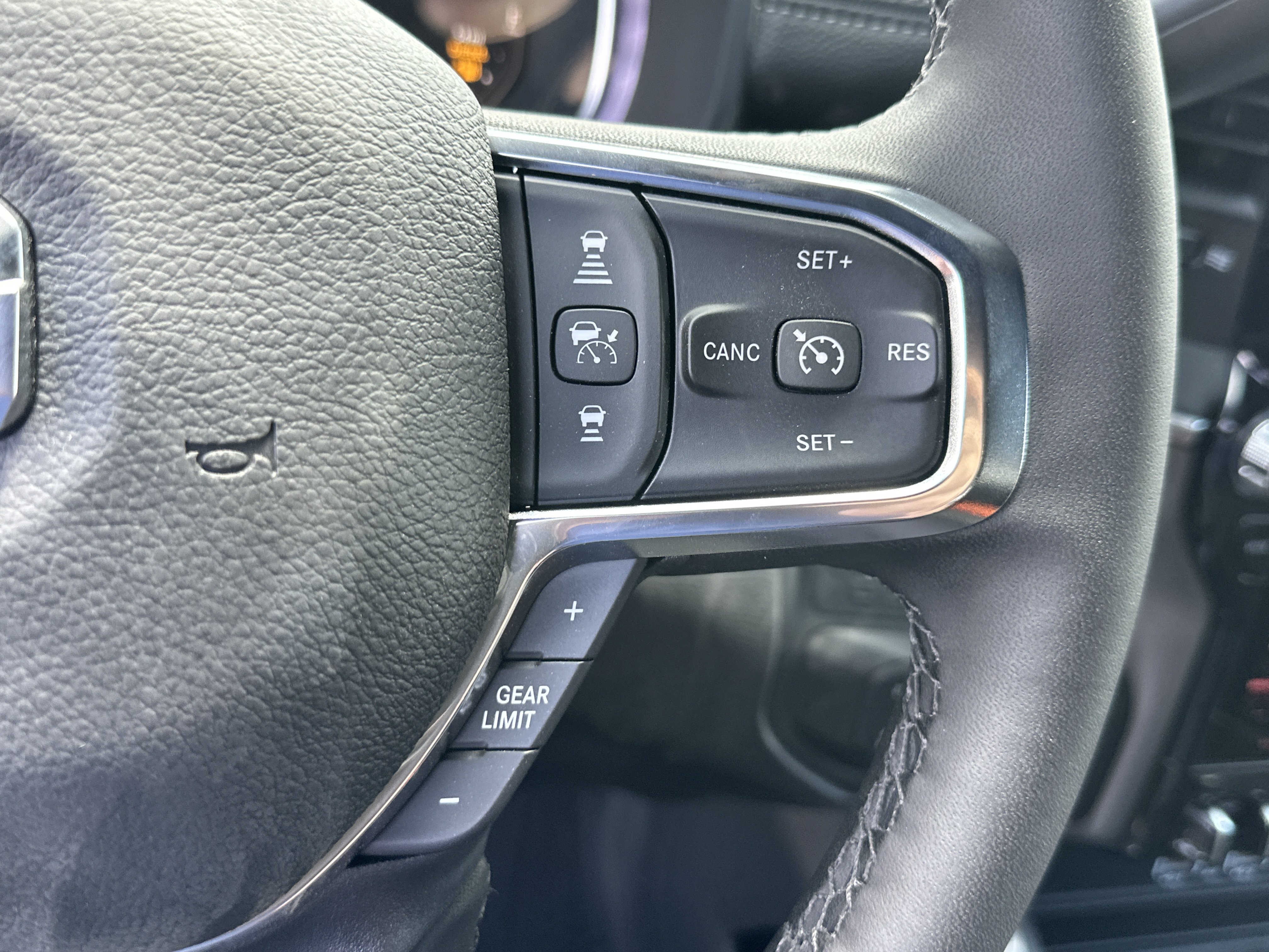 New 2026 RAM 2500 Laramie AWD/4WD image 12