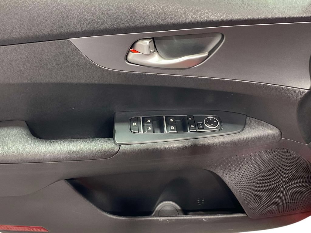 Used 2021 Kia Forte LXS FWD image 17