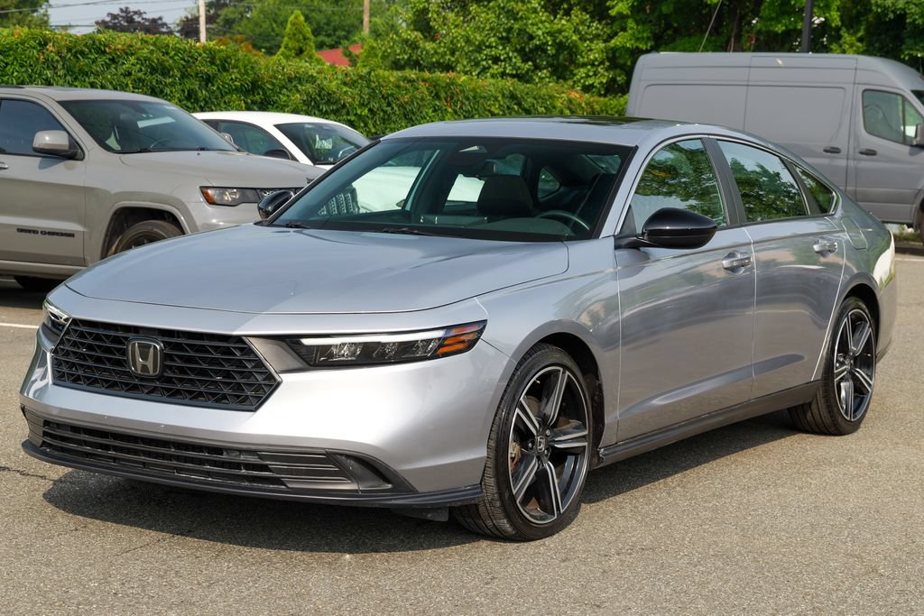 Used 2023 Honda Accord Sport image 3