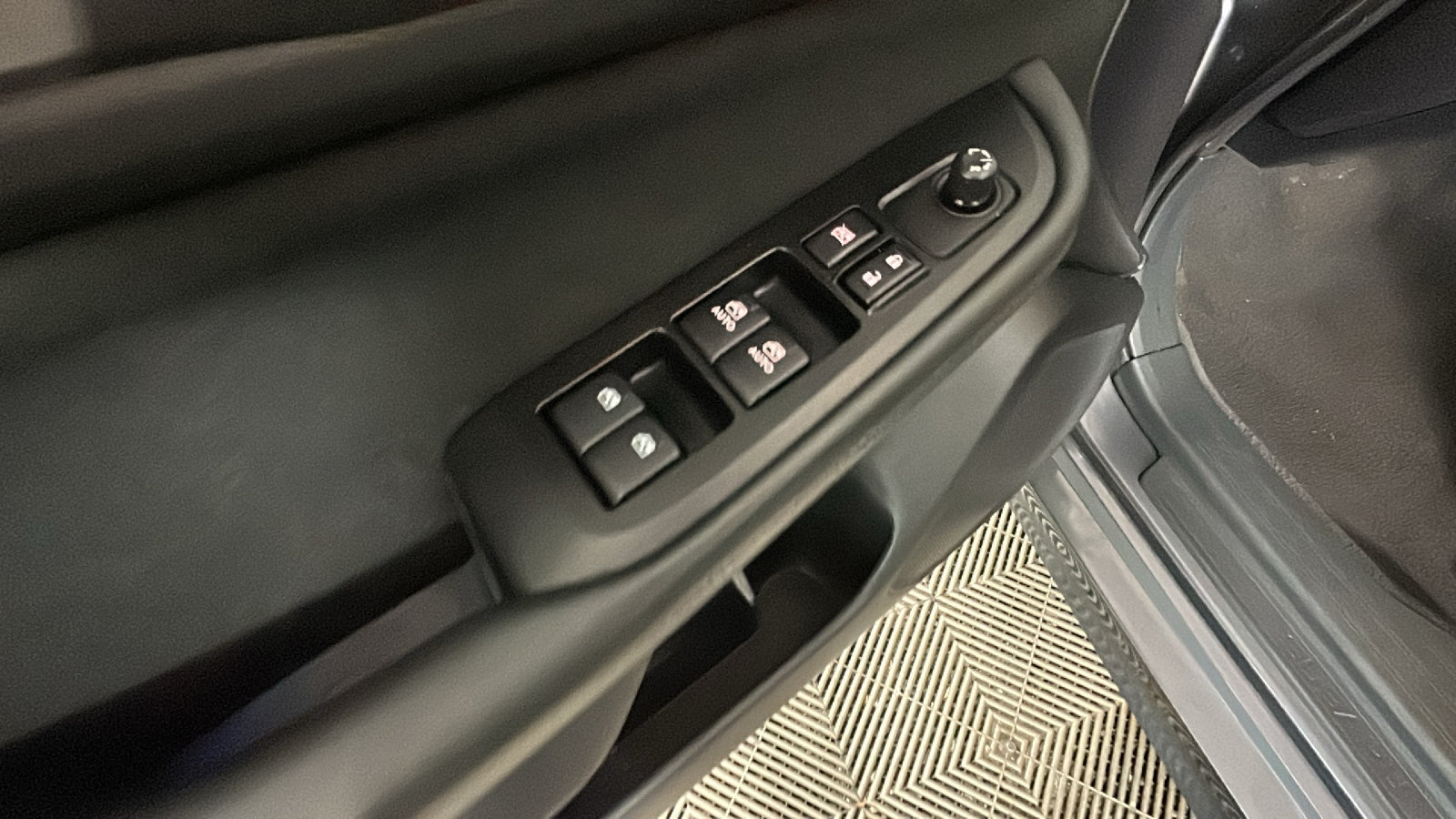 Used 2018 Subaru Legacy 2.5i Premium w/ Eyesight & BSD & Rcta & HBA AWD/4WD image 12