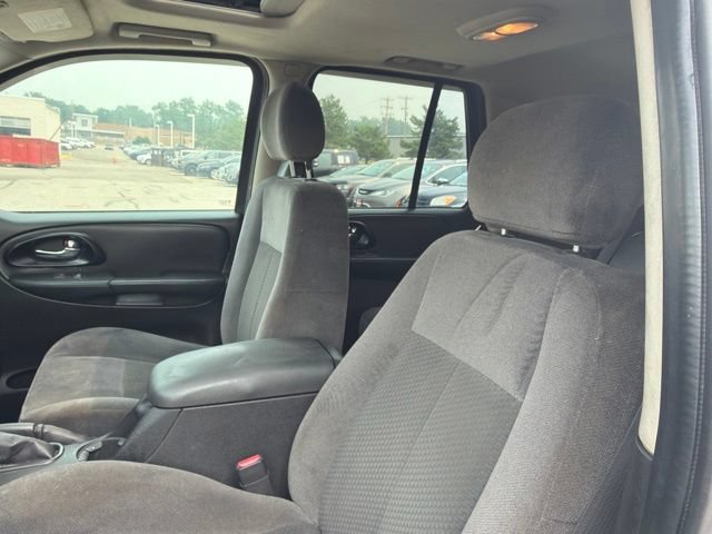 Used 2008 Chevrolet TrailBlazer LT w/ Sun And Sound Package AWD/4WD image 13