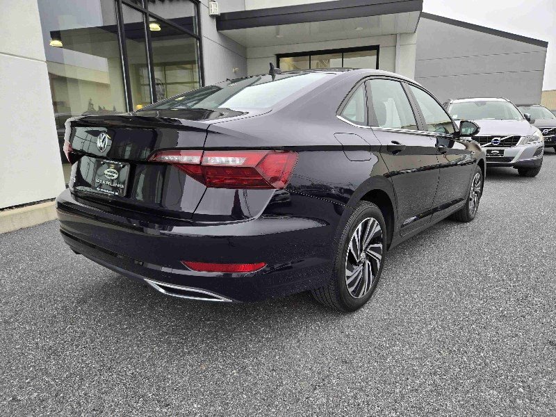 Used 2020 Volkswagen Jetta SEL Premium image 3