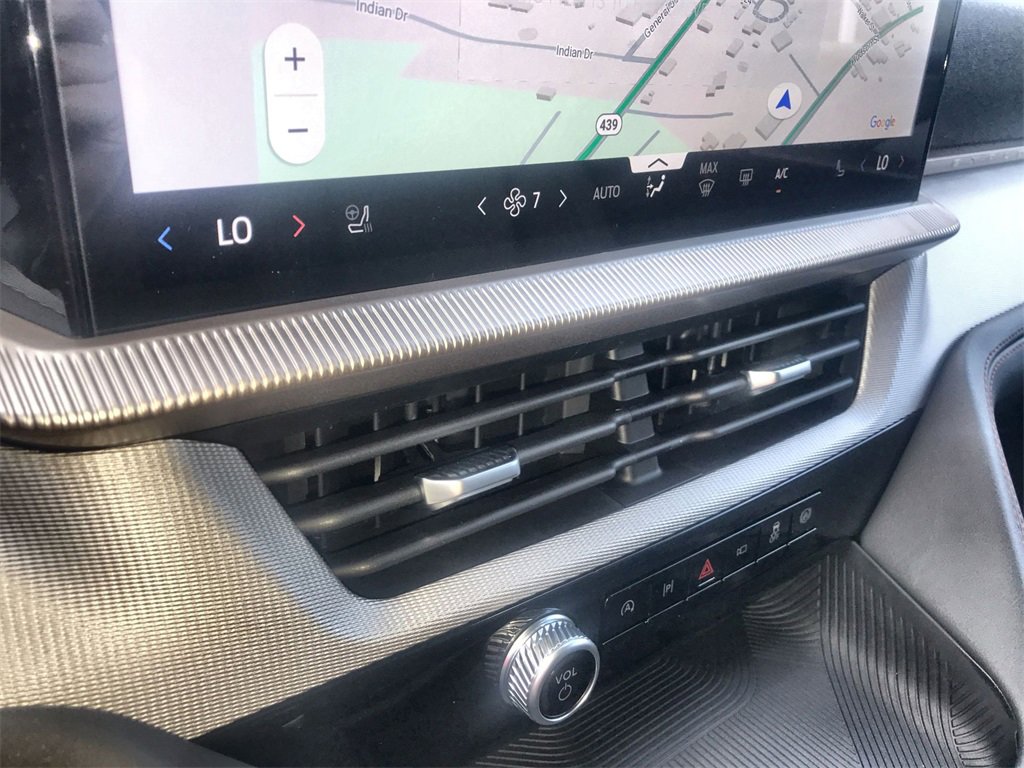 New 2025 Ford Explorer Active image 19