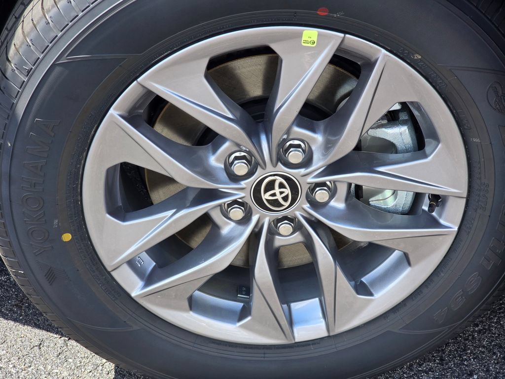 New 2026 Toyota Sienna XLE FWD image 10