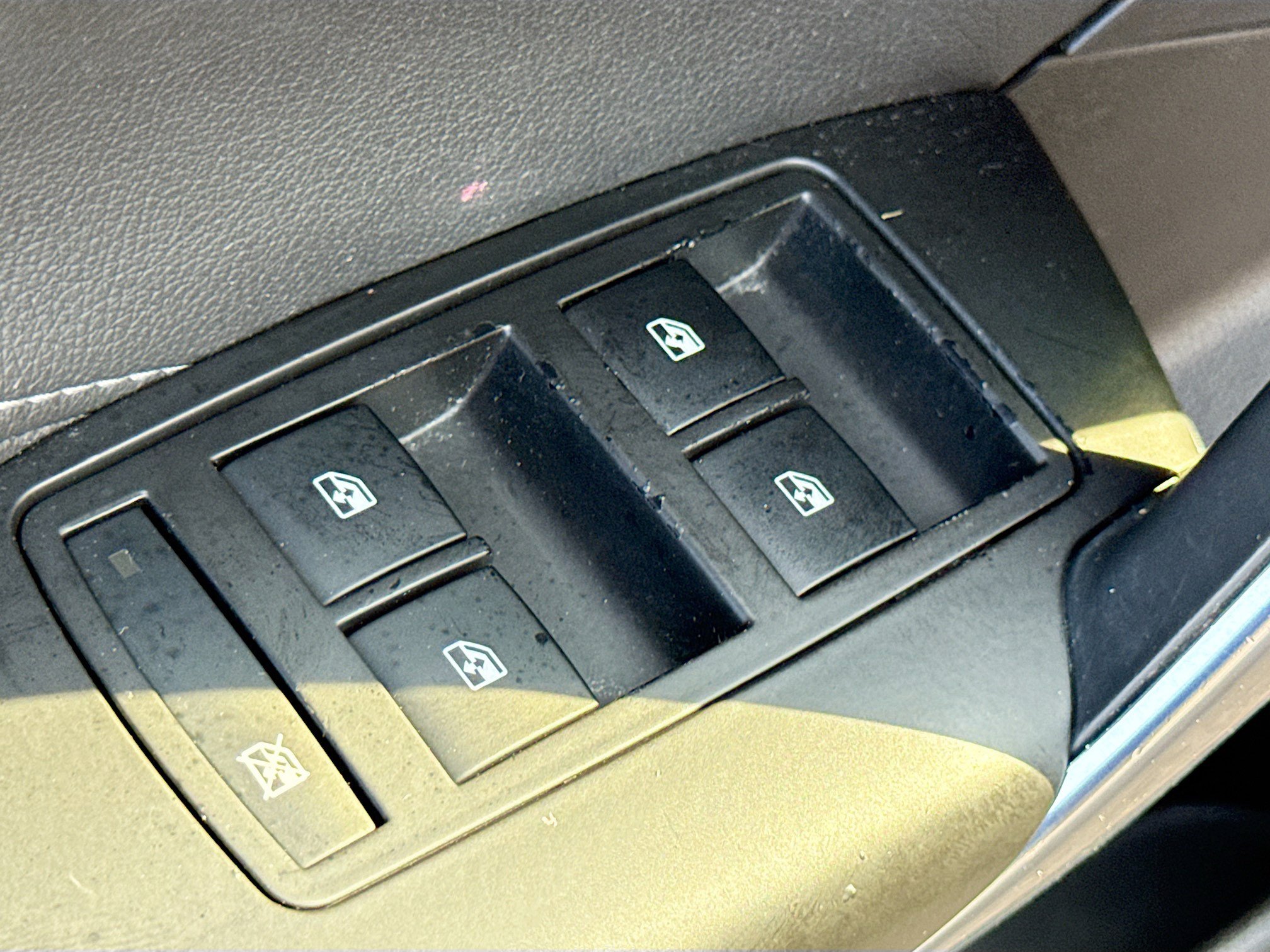 Used 2011 Buick Regal CXL w/ RL3 Preferred Equipment Group FWD image 7