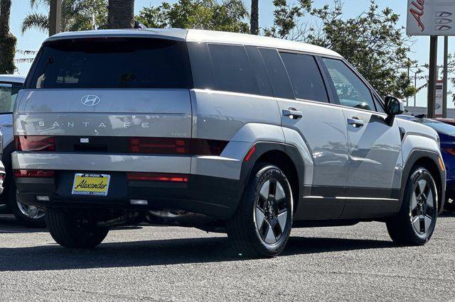 Used 2026 Hyundai Santa Fe SE FWD image 4