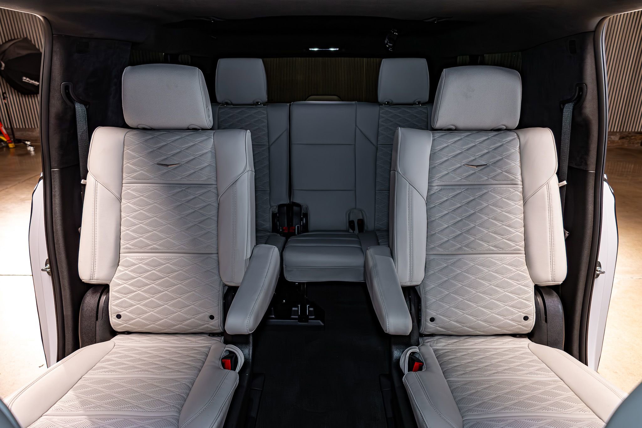 Used 2026 Cadillac Escalade ESV Platinum Sport w/ LPO, ONYX Package AWD/4WD image 24