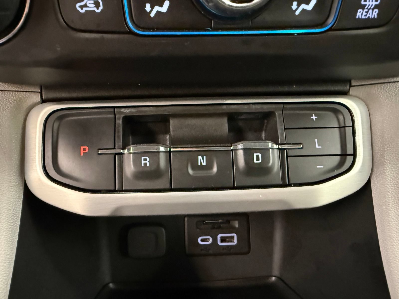 Used 2023 GMC Acadia SLT AWD/4WD image 15