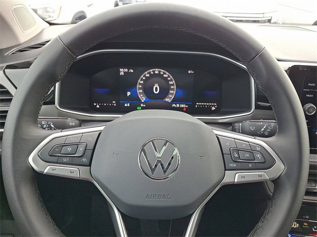 New 2026 Volkswagen Taos SE image 10