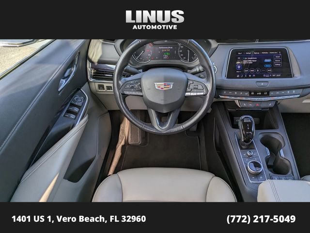 Used 2023 Cadillac XT4 Luxury w/ Cold Weather Package image 17