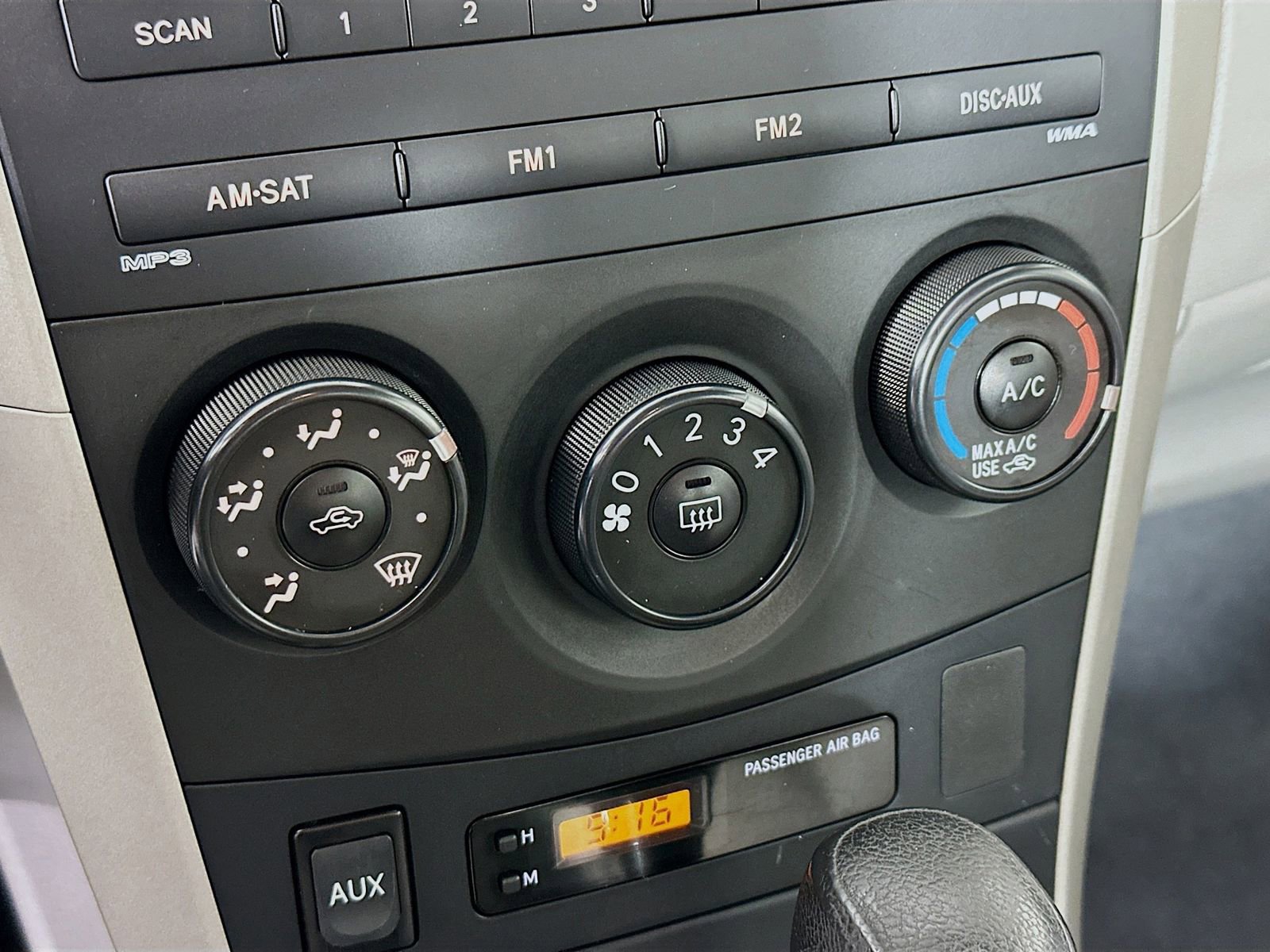 Used 2010 Toyota Corolla LE image 15