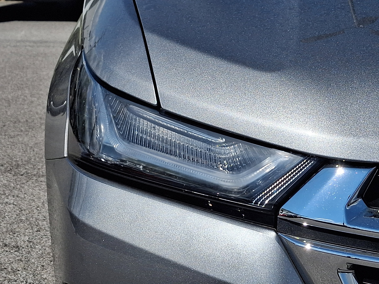 Used 2023 Chevrolet Traverse LT w/ Rear Camera Mirror Package image 10