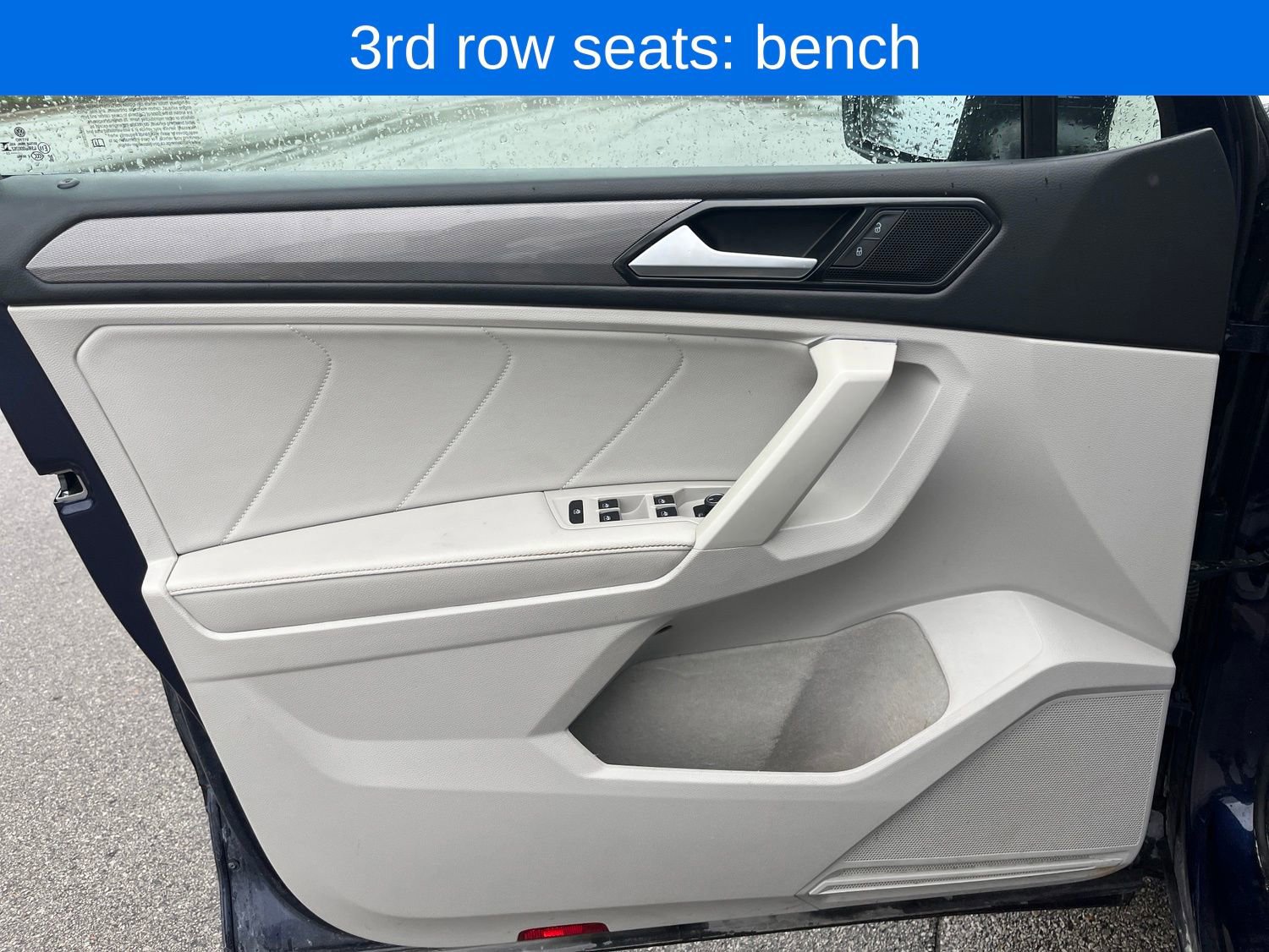Used 2023 Volkswagen Tiguan SE w/ Panoramic Sunroof Package FWD image 12