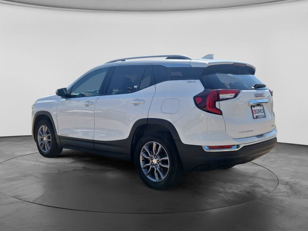 Used 2024 GMC Terrain SLT AWD/4WD image 8
