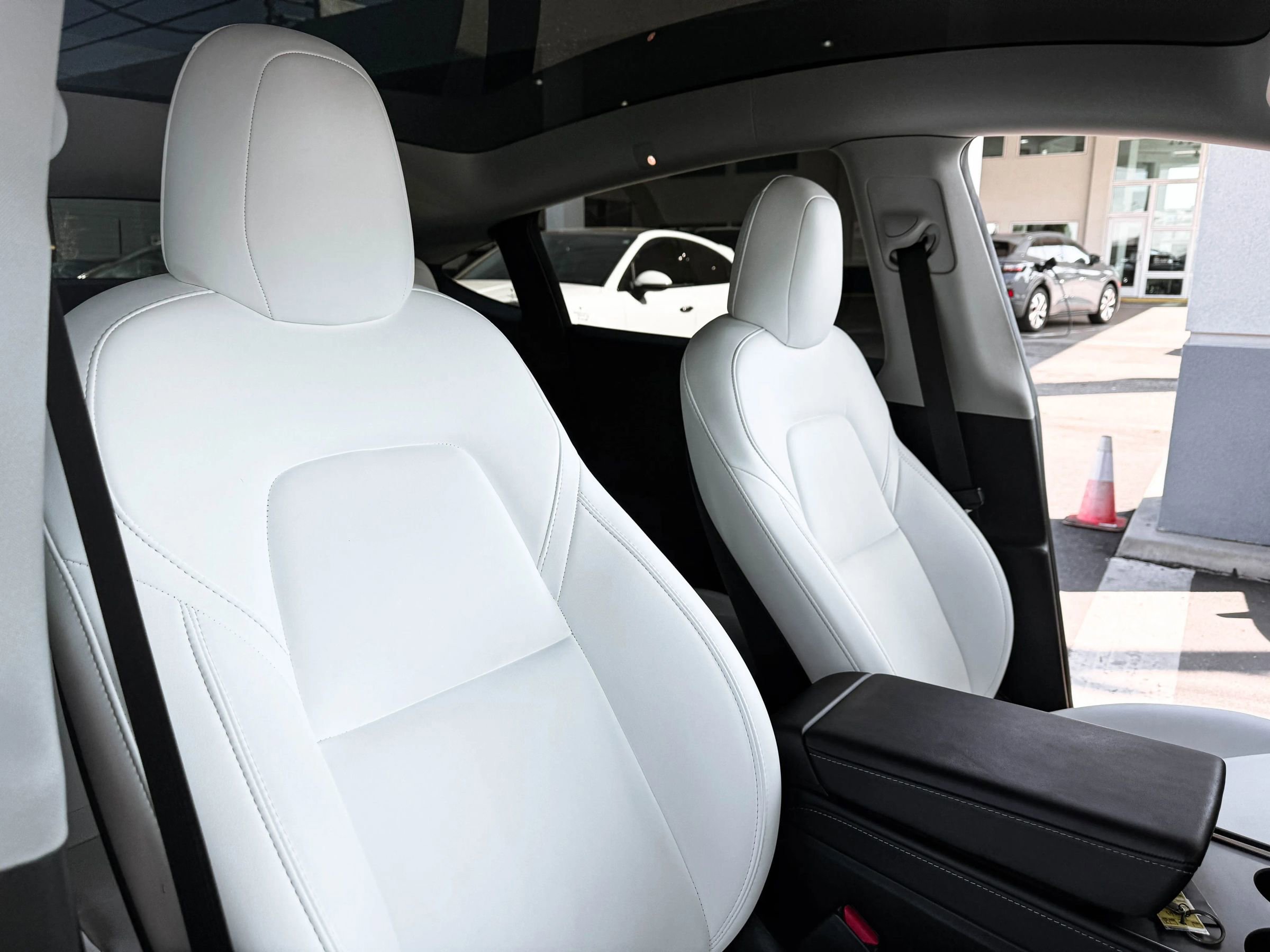 Used 2023 Tesla Model Y Performance image 29