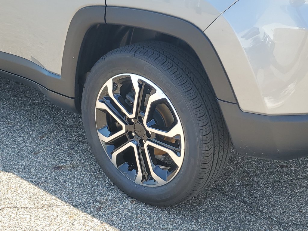 Used 2022 Jeep Compass Limited AWD/4WD image 32