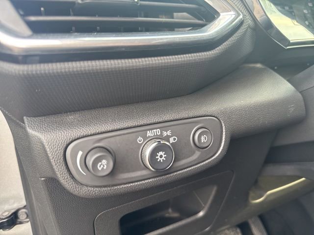 Used 2023 Chevrolet TrailBlazer LT w/ Convenience Package image 12