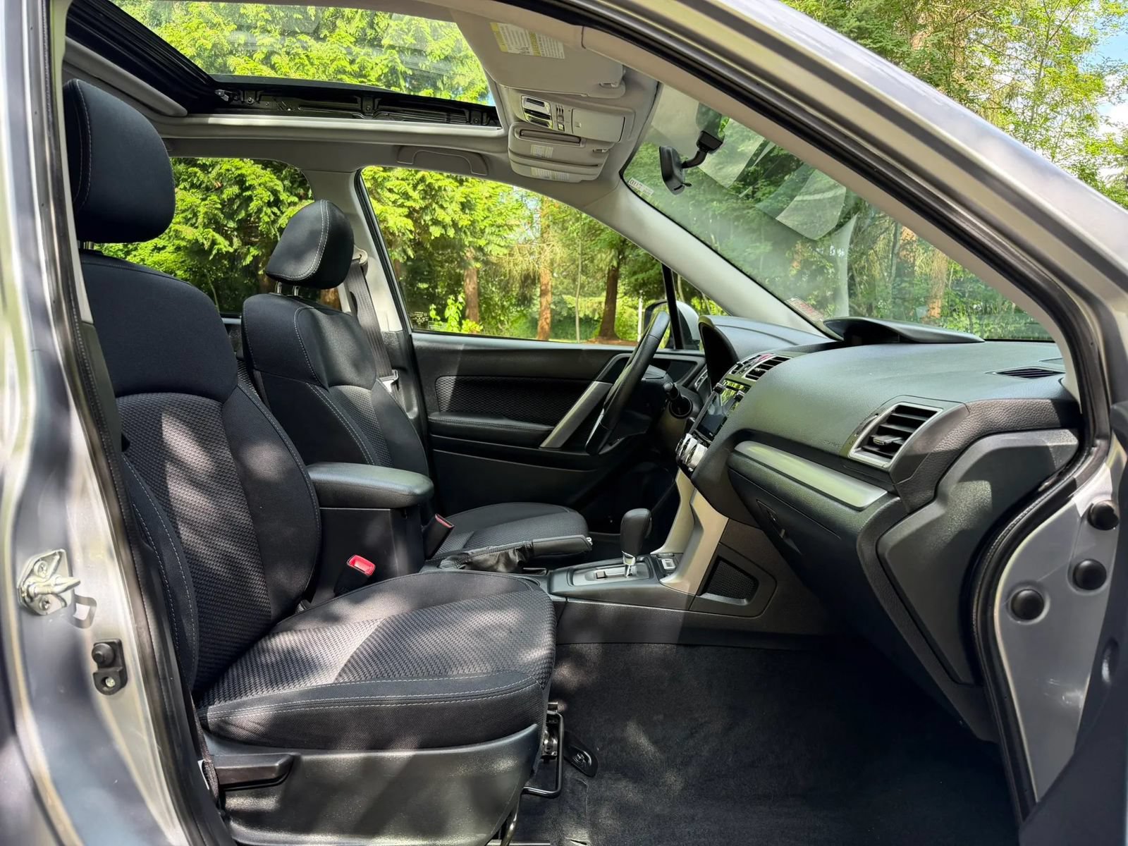 Used 2018 Subaru Forester 2.5i Premium w/ All-Weather Package AWD/4WD image 8