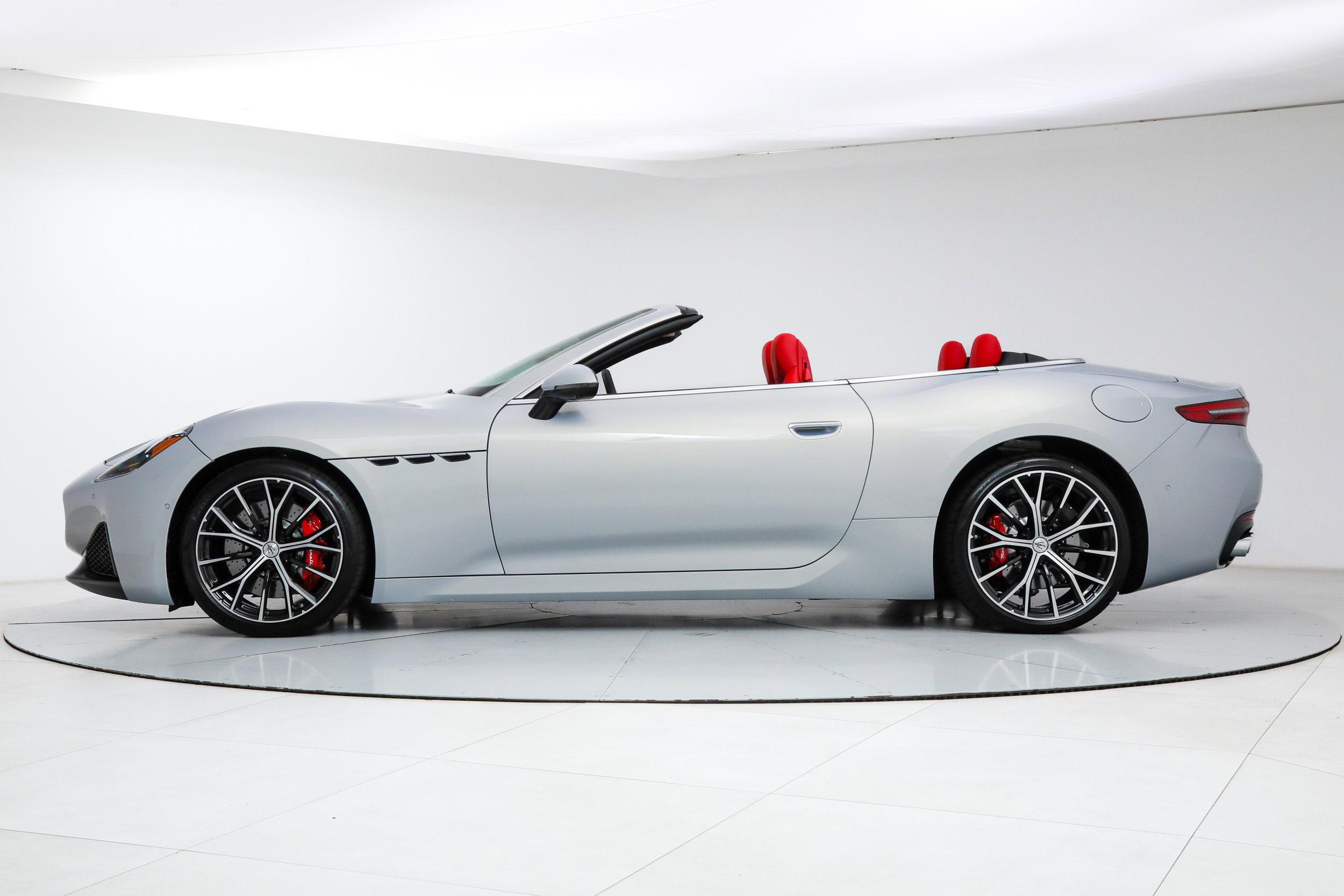 New 2026 Maserati GranCabrio Modena AWD/4WD image 2